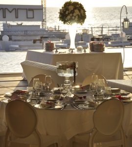 tavolo degli sposi con vista mare